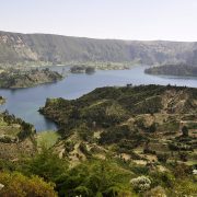 Lake_wenchi_crater (1)